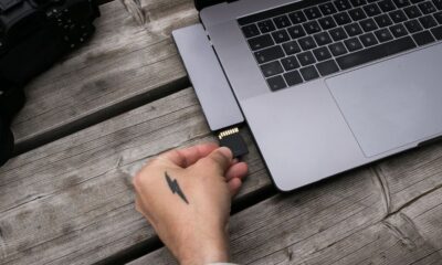Inserting a SIM Card into Your Lenovo Flex 5